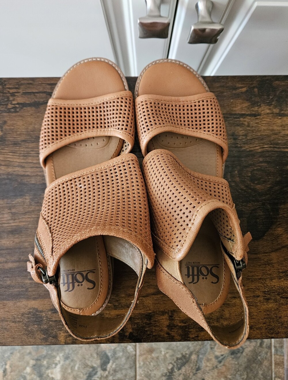 NWOB Sofft Tan Brown Perforated Leather Zip Low Heel Comfort Sandals Boho Chic - Picture 5 of 7
